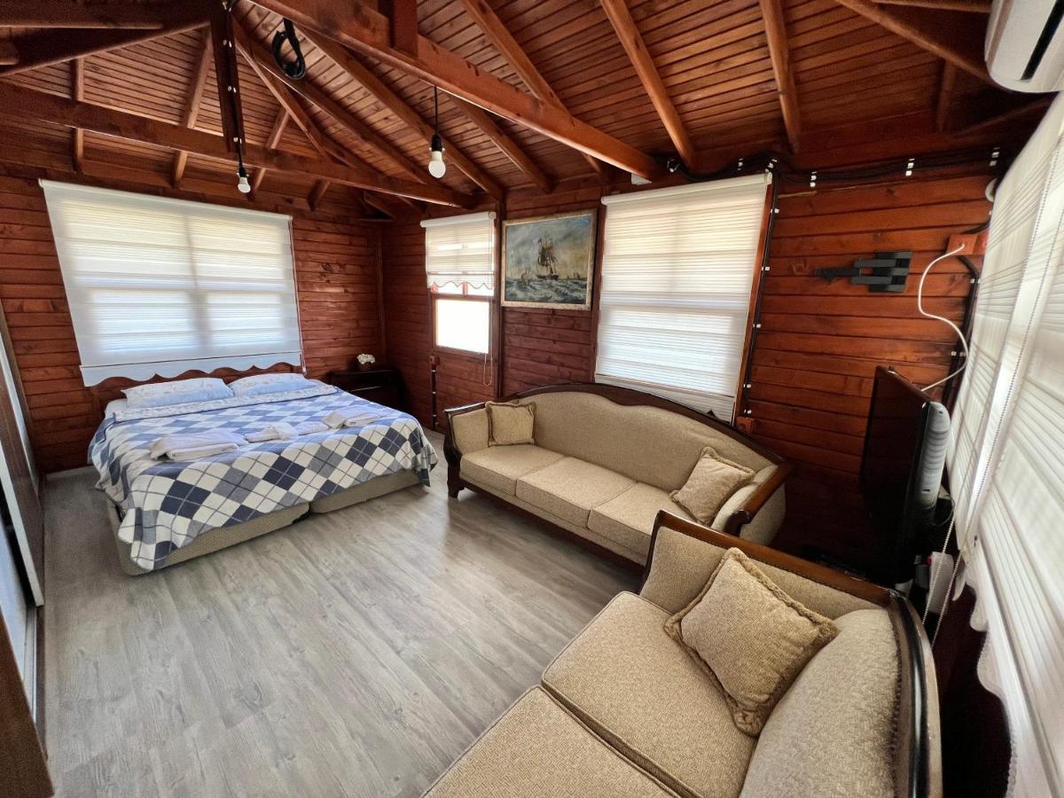 Giritli Rum Meyhanesi & Butik Otel Карабурун Екстериор снимка