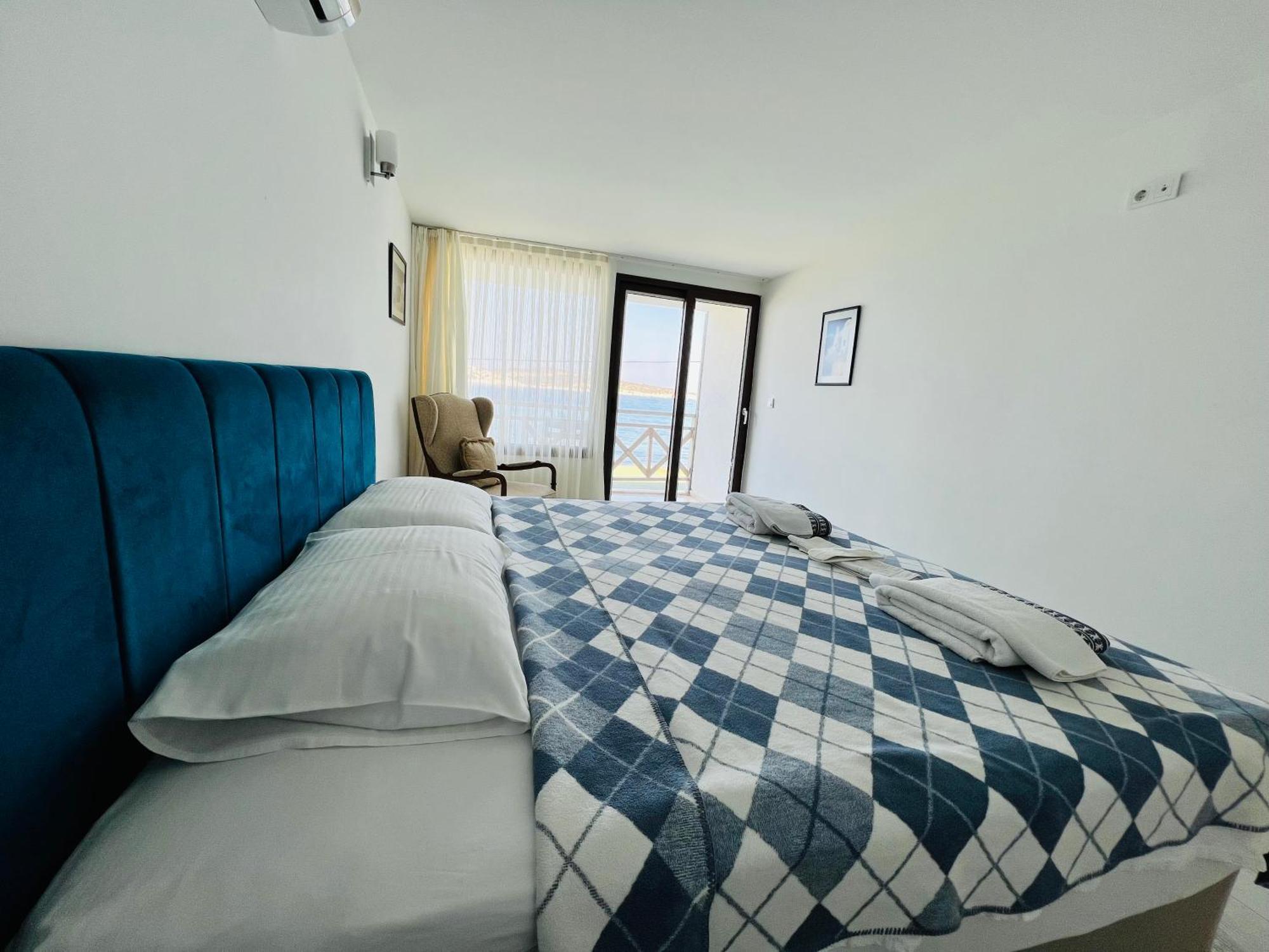 Giritli Rum Meyhanesi & Butik Otel Карабурун Екстериор снимка